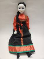 Кукла фарфор времен СССР в русском сарафане и рубахе высота 49 см