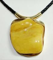 Подвеска кулон янтарь 72 гр серебро 925 проба на кожаном плетеном шнурке (сост. на фото)