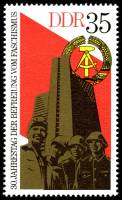 (1975-032) Марка Германия (ГДР) "Солдаты и рабочие"    Освобождение от фашизма 30 лет III Θ