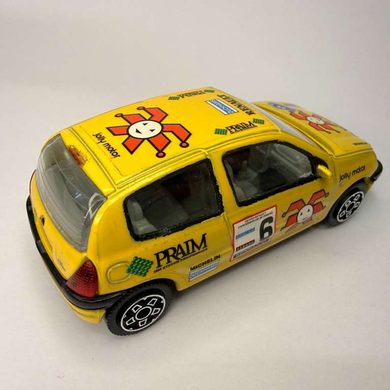 Модель BBurago Renault Clio в коробке