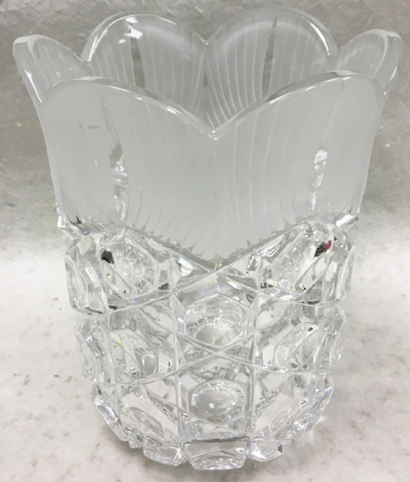 Ваза "Манголия", хрусталь, 18 см. (сост. на фото)
