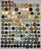 Набор иностранных монет 142 штуки