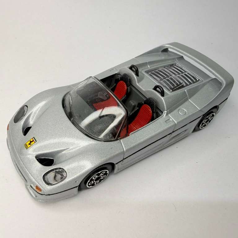 Модель BBurago Ferrari F50 в коробке