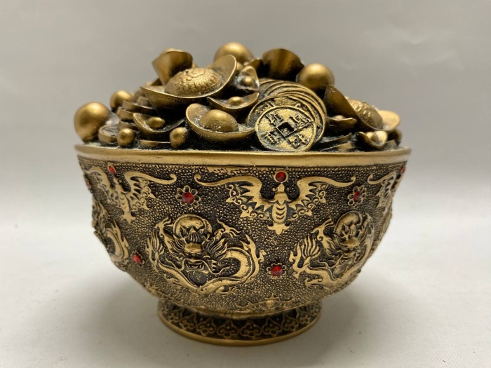 Сувенир чаша с монетами Полистоун