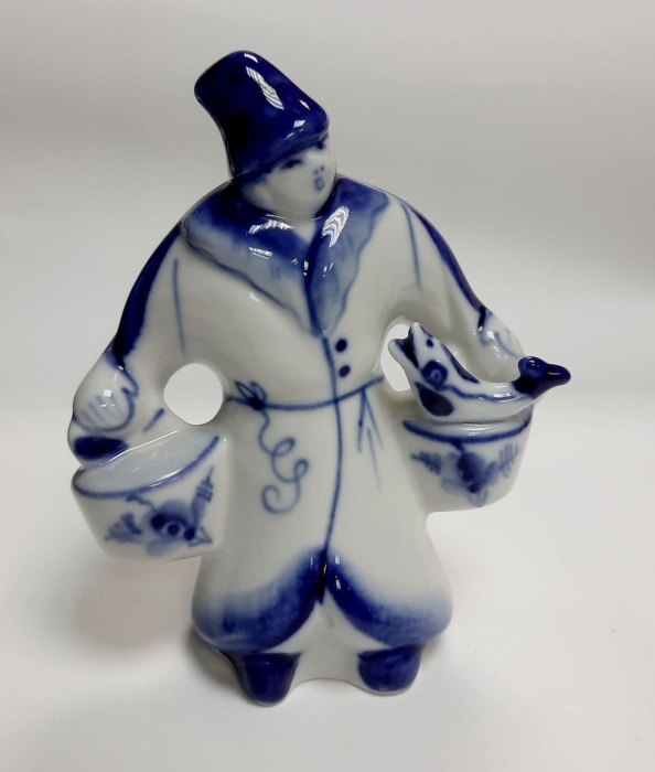 Фарфоровый сувенир "По щучьему велению", гжель.