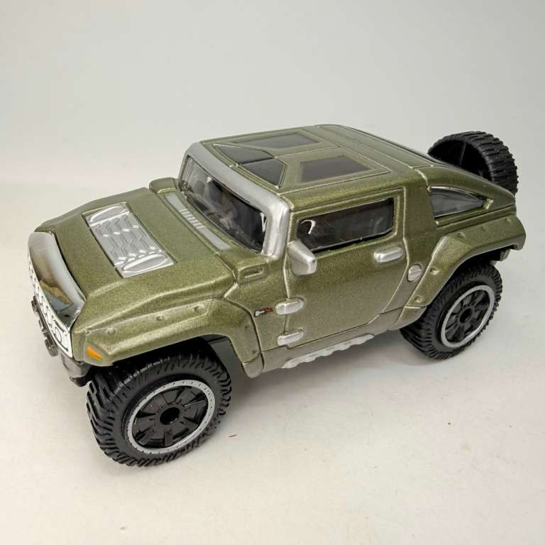 Модель BBurago Hummer HX Concept в коробке