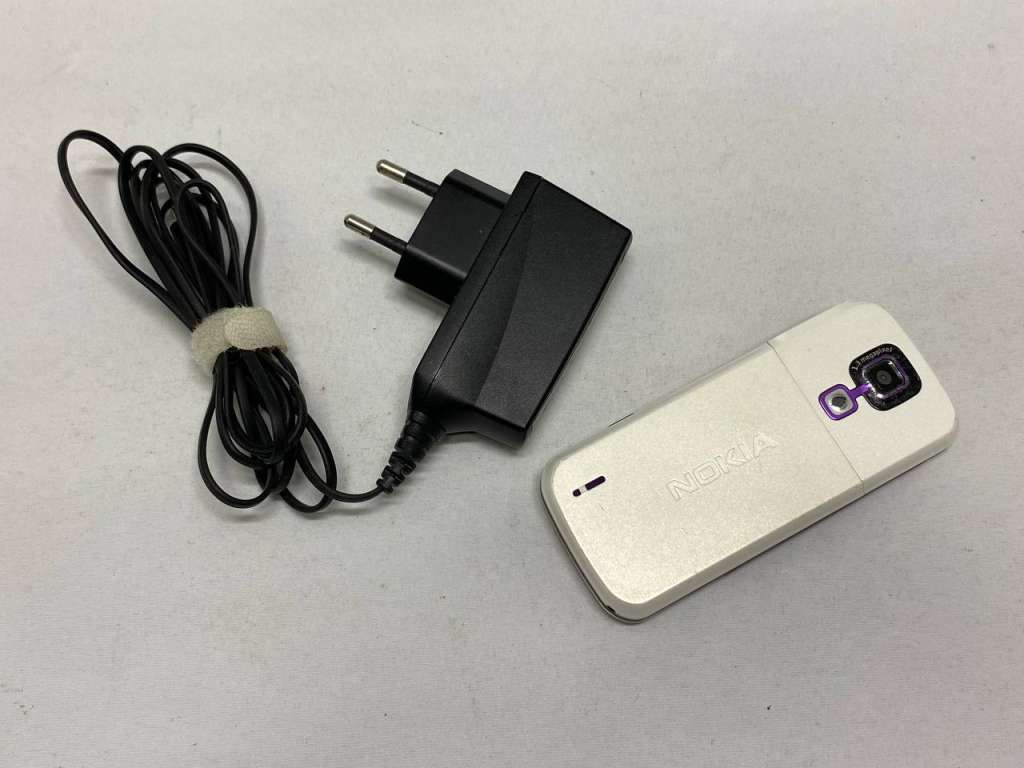Телефон мобильный Nokia 5000, рабочий