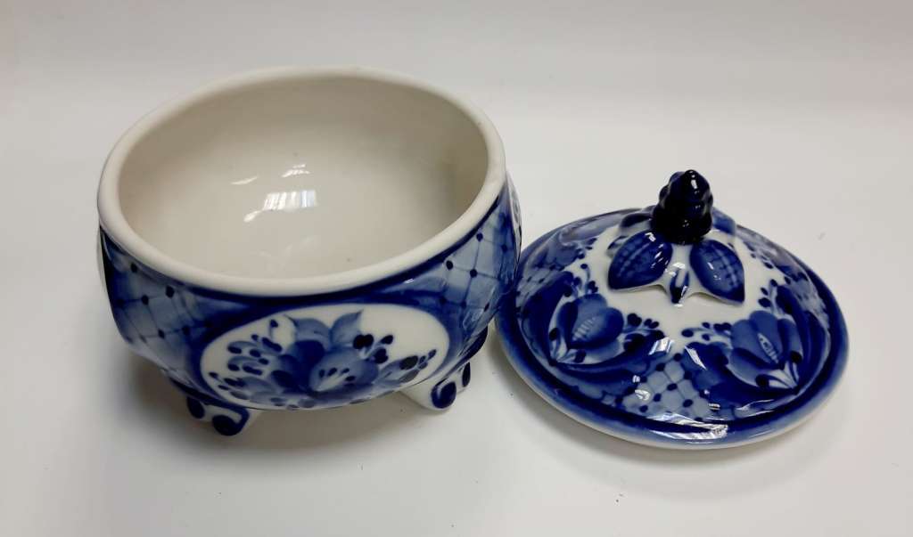 Сахарница "Цветок", фарфор, гжель.