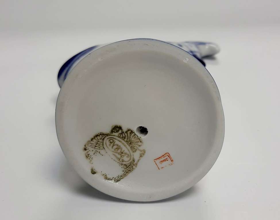 Фарфоровый сувенир "Золотая рыбка", гжель