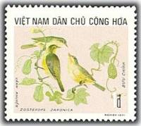 (1973-025) Марка Вьетнам "Японская белоглазка"   Птицы III Θ
