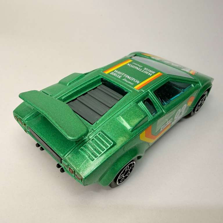 Модель BBurago Lamborghini Countach в коробке