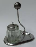 Солонка+подставка для соли,перца (сост.на фото)