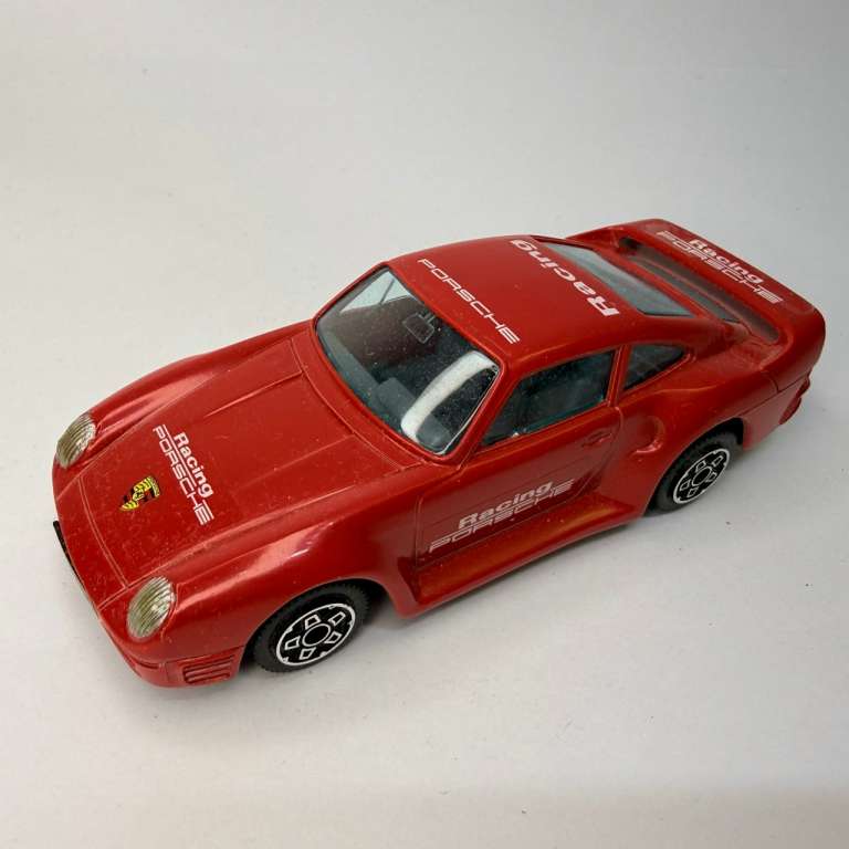 Модель BBurago Porsche 959 в коробке