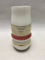 Ваза из молочного двухслойного стекла 17 см золотые и розовые полосы