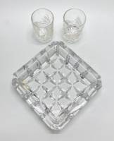 Конфетница (есть скол) + 2 стопки, хрусталь