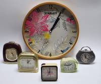 Часы кварц настольные будильник 5 шт на ходу и настенные 1 шт в ремонт