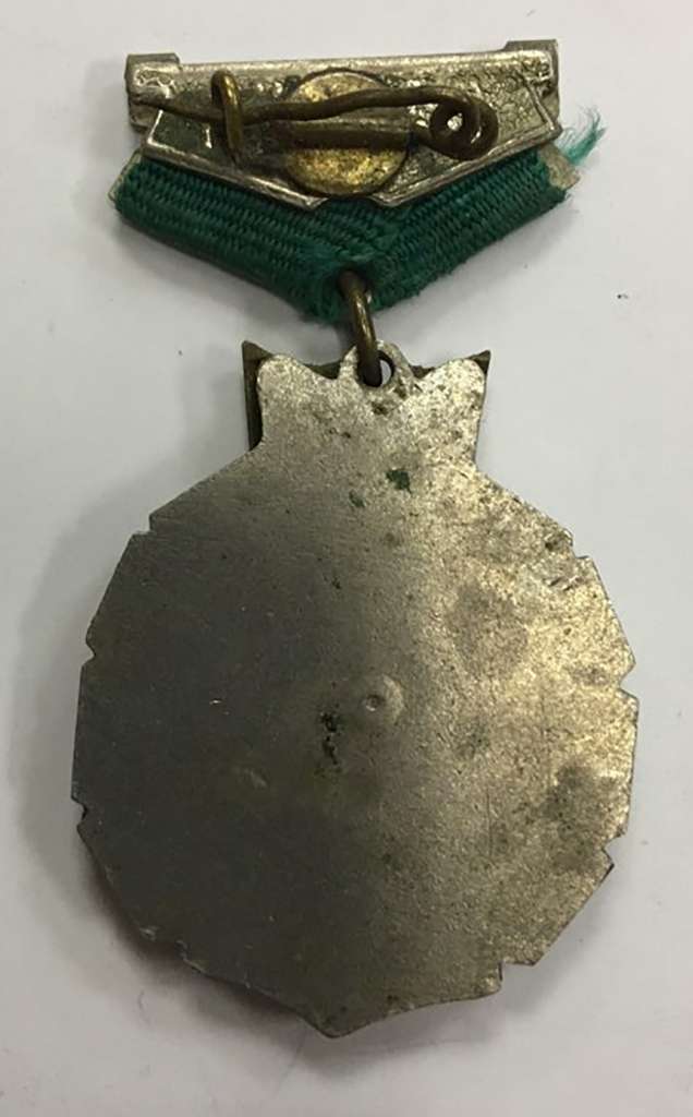 Значок Знак СССР "ЦКВЛКСМ" на колодке 