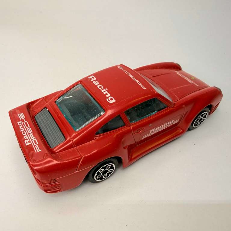 Модель BBurago Porsche 959 в коробке