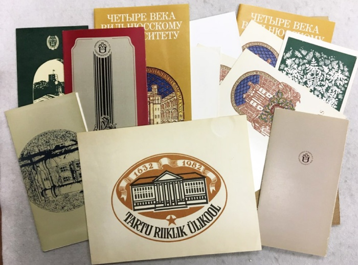 Приглашения и открытки (сост. на фото)