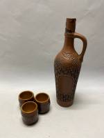 Графин штоф в форме бутылки и 3 рюмки керамика