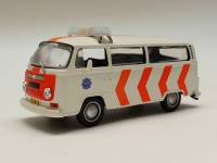 Модель авто 1:43 Volkswagen Kombi Police без коробки
