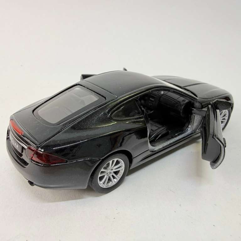 Welly Jaguar XK в коробке