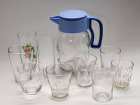 Кувшин - графин с крышкой и 9 раных стаканов