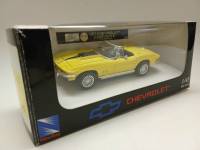 Модель авто 1:43 1967 Chevrolet Corvette New Ray в коробке