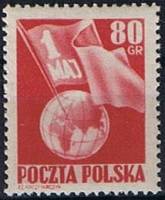 (1953-008) Марка Польша "Глобус и флаг (Лилово-красная)"   1 мая День труда II Θ