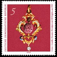 (1971-054) Марка Германия (ГДР) "Вишневая косточка"    Зеленое хранилище, Дрезден III O