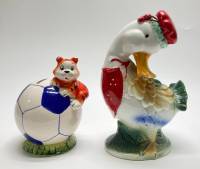 Копилка в форме футбольного  мяча + салфетница в форме гуся, керамика (есть сколы)