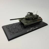 Altaya AMX 30 1:72 в акриловом боксе без журнала
