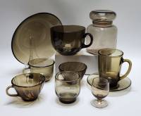 Столовая посуда цветное стекло Банка д/хранения чашки  тарелка (10 предметов)