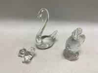 Статуэтка лебедь и петух стекло и брелок мишка