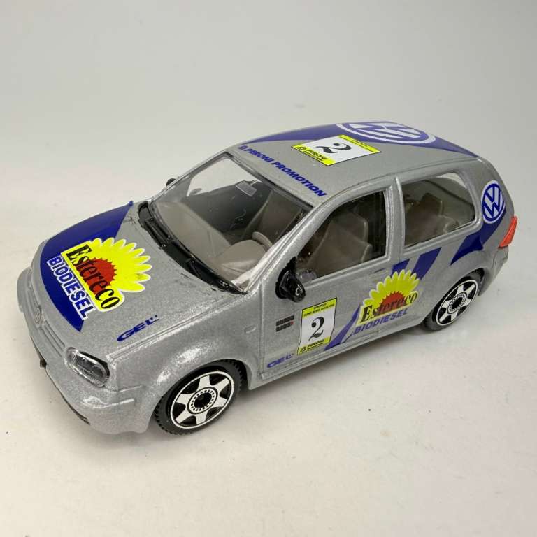 Модель BBurago Volkswagen Golf Rally в коробке