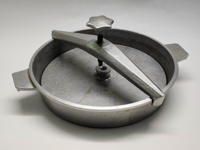 Сковорода для цыпленка табака СССР