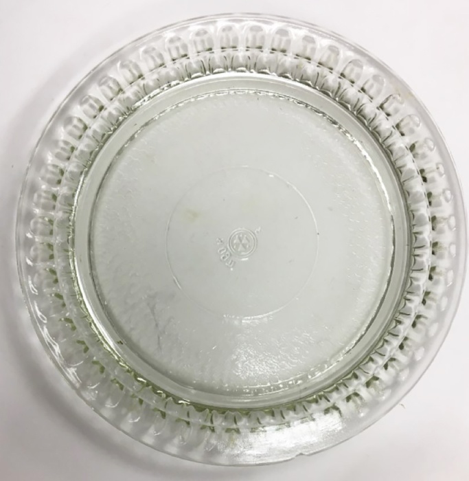 Блюдо, стекло, &Oslash; 24,5 см. (сост. на фото)