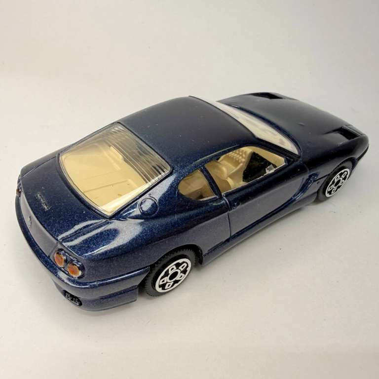 Модель BBurago Ferrari 456 GT в коробке