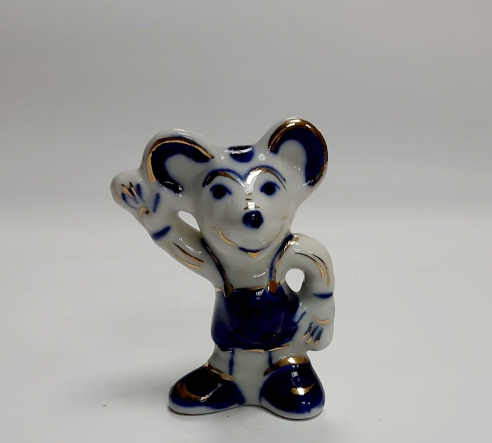 Фарфоровый сувенир "Мышонок", гжель, позолота