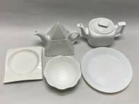 Чайник заварочный 2 шт и трарелка 3 шт керамика