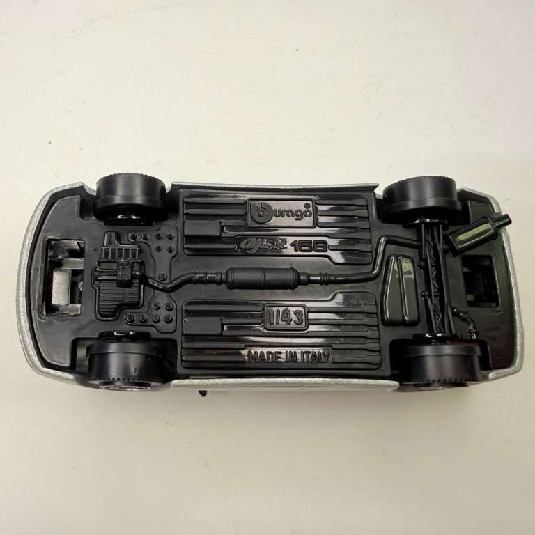 Модель BBurago Alfa Romeo 156 в коробке
