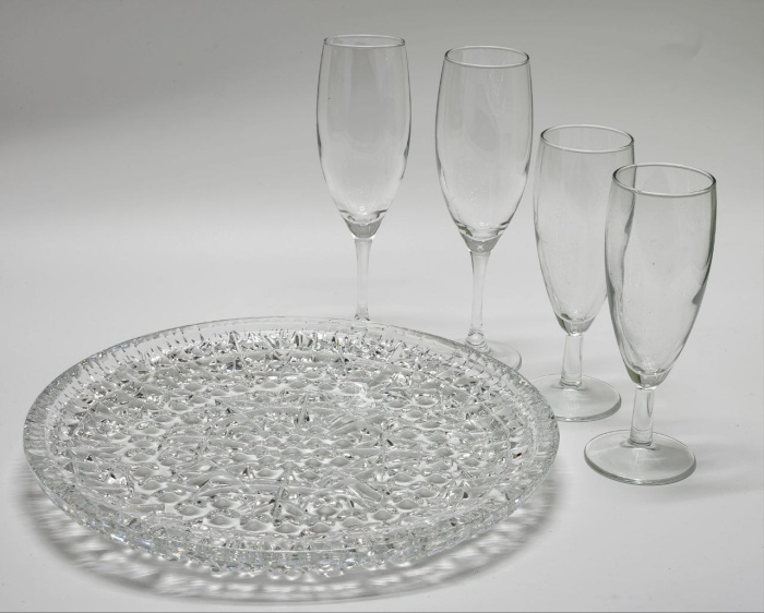 Блюдо и 4 бокала стекло 