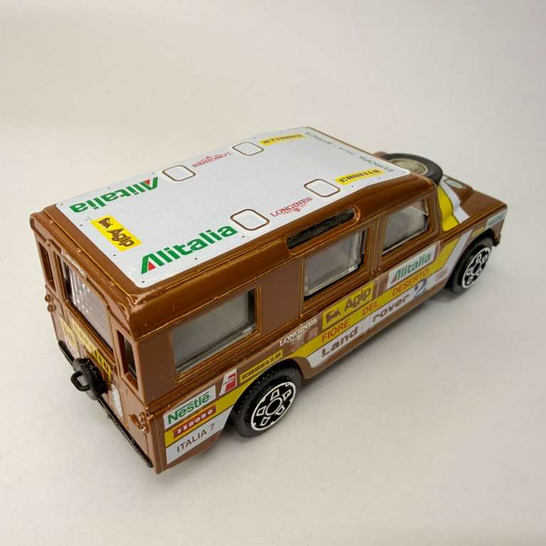 Модель BBurago Land Rover Raid в коробке