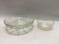 Фруктовница на ножках и конфетница стекло СССР 