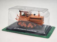 Тракторы история люди машины модель ДТ 75 второго поколения в коробке-блистере без журнала