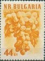 (1957-86) Марка Болгария "Виноград"   Фрукты (3). Марки 1956-004-007 III Θ