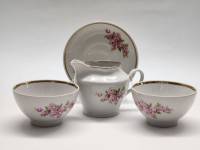 Молочник пиалы и блюдце сервиз Рига СССР фарфор розочки 4 предмета