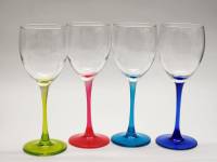 Бокалы высокие 4 штуки стекло на разноцветных ножках
