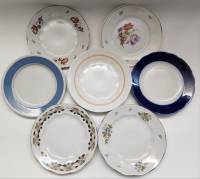 Тарелки 11 штук десертные разные (диаметр 17- 18 см)