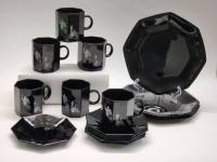 Кофейный сервиз черное стекло геометрические формы 16 предметов (6 кофейных пар и 4 тарелки)